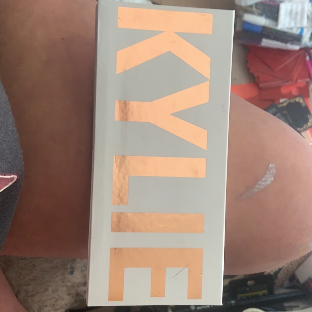 Kylie cosmetics eyeshadow palette - Picture 5 of 5